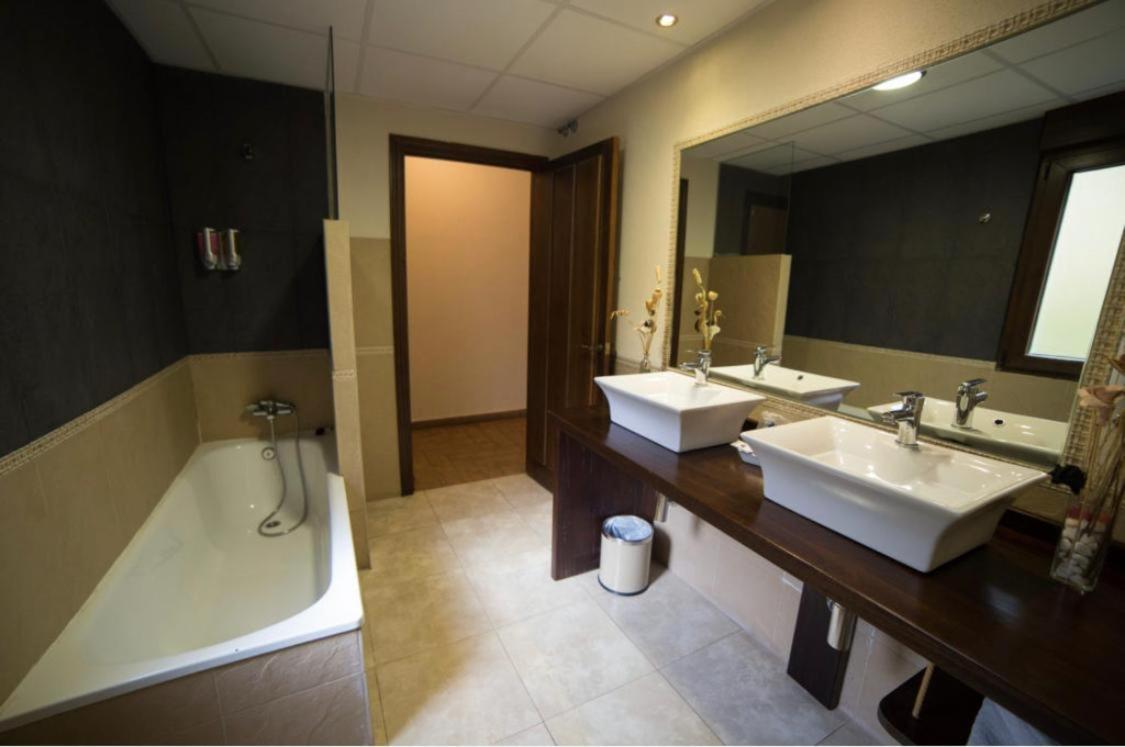 Hotel Casa Beletri เบคาร์ ภายนอก รูปภาพ