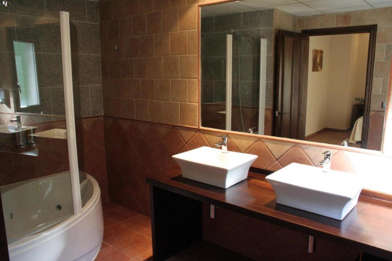 Hotel Casa Beletri เบคาร์ ภายนอก รูปภาพ